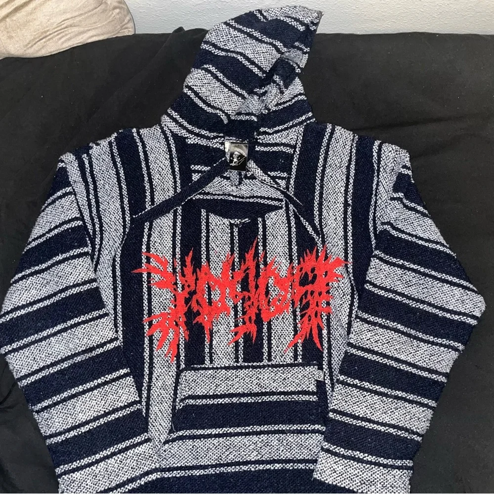 Custom poncho - Picture 2 of 4